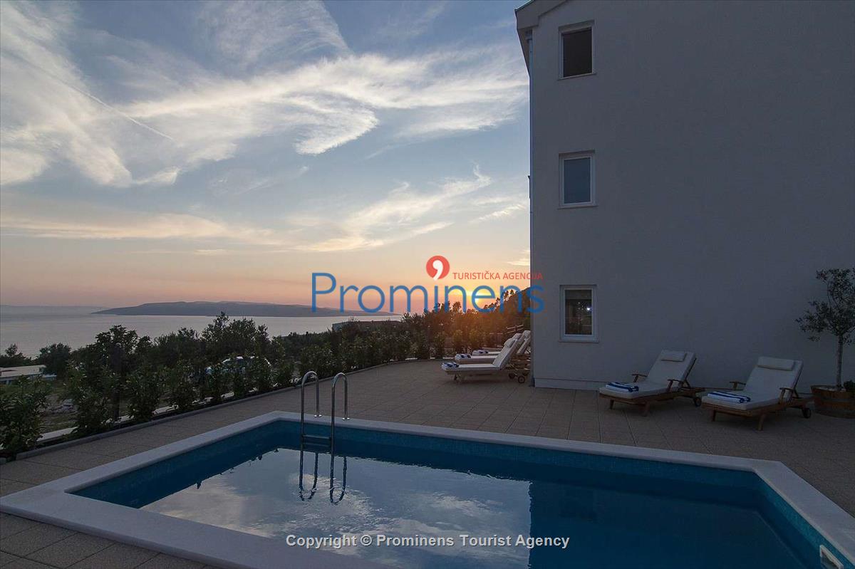 Vacation home Paolo with pool in Makarska