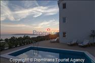 Vacation home Paolo with pool in Makarska