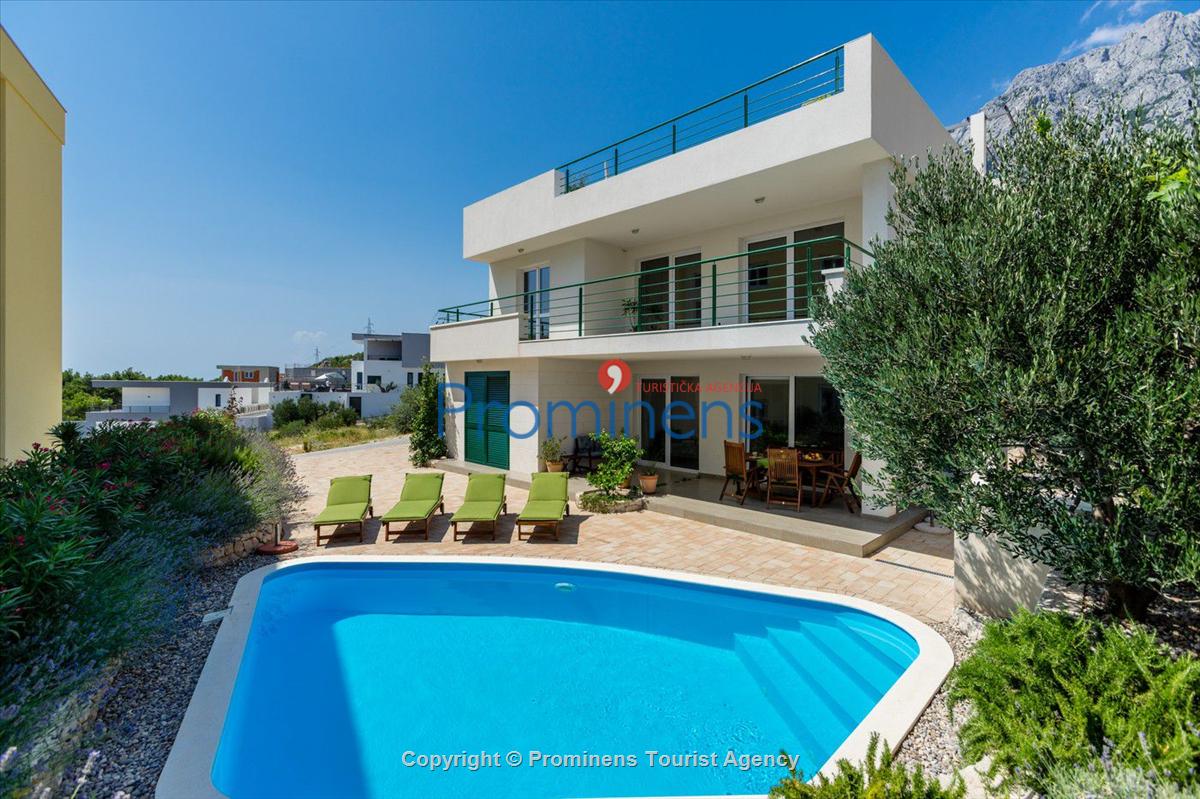 Luxurious apartment  Sandra with pool Makarska