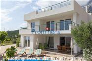 Luxurious apartment  Sandra with pool Makarska