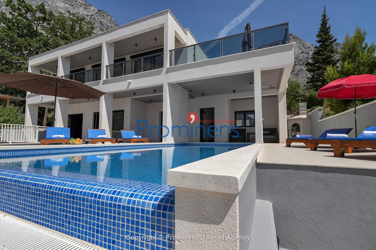 Holiday home E with pool Baška Voda