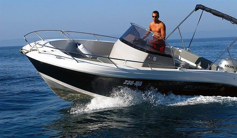Rent a boat Makarska