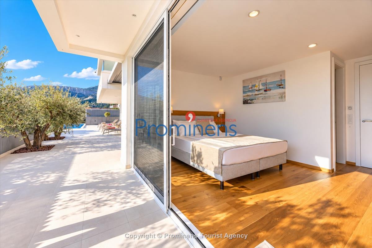 Exklusive Ferienwohnung Maja und Petra mit Pool in Makarska, 