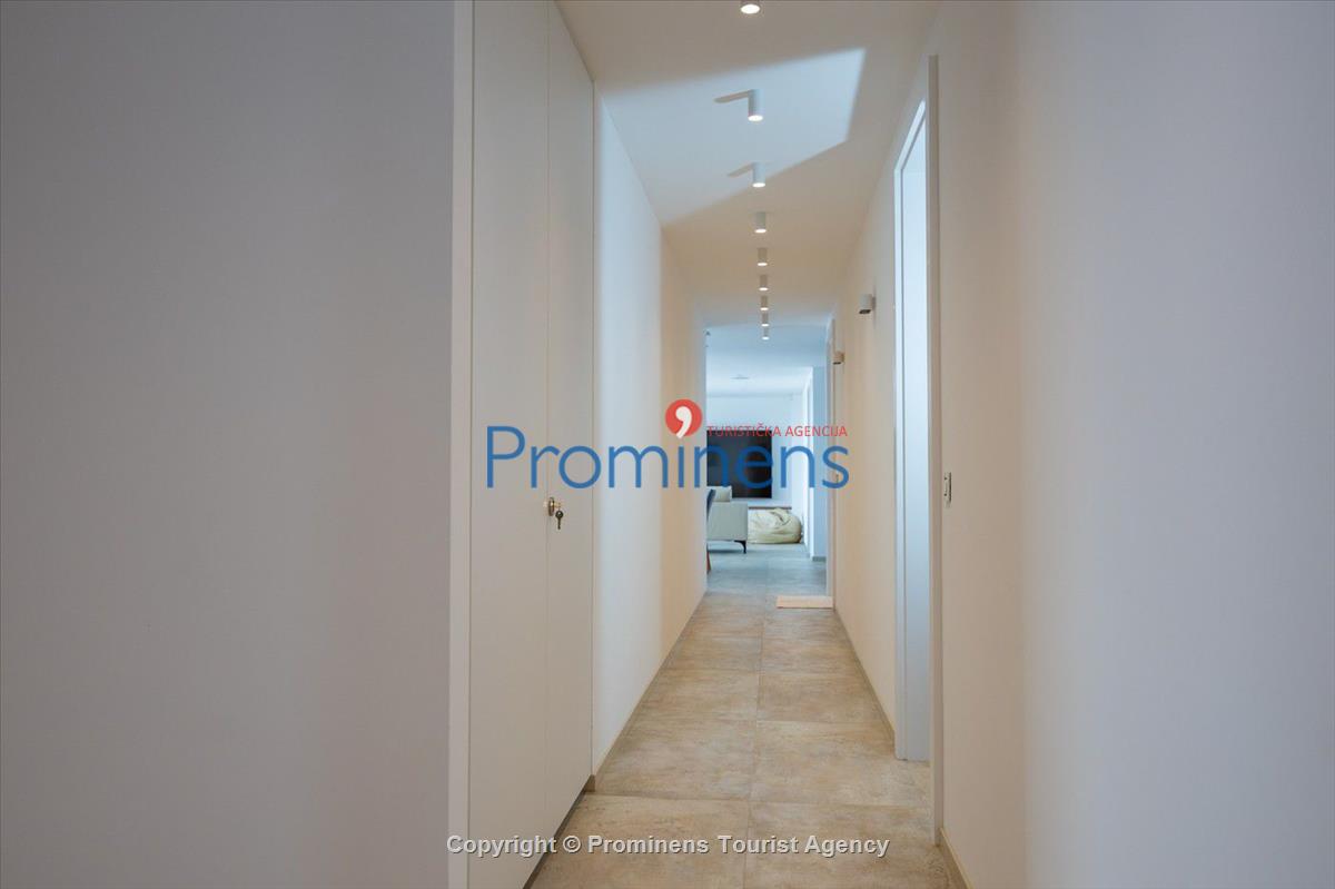 Pool apartment Maja & Petra 