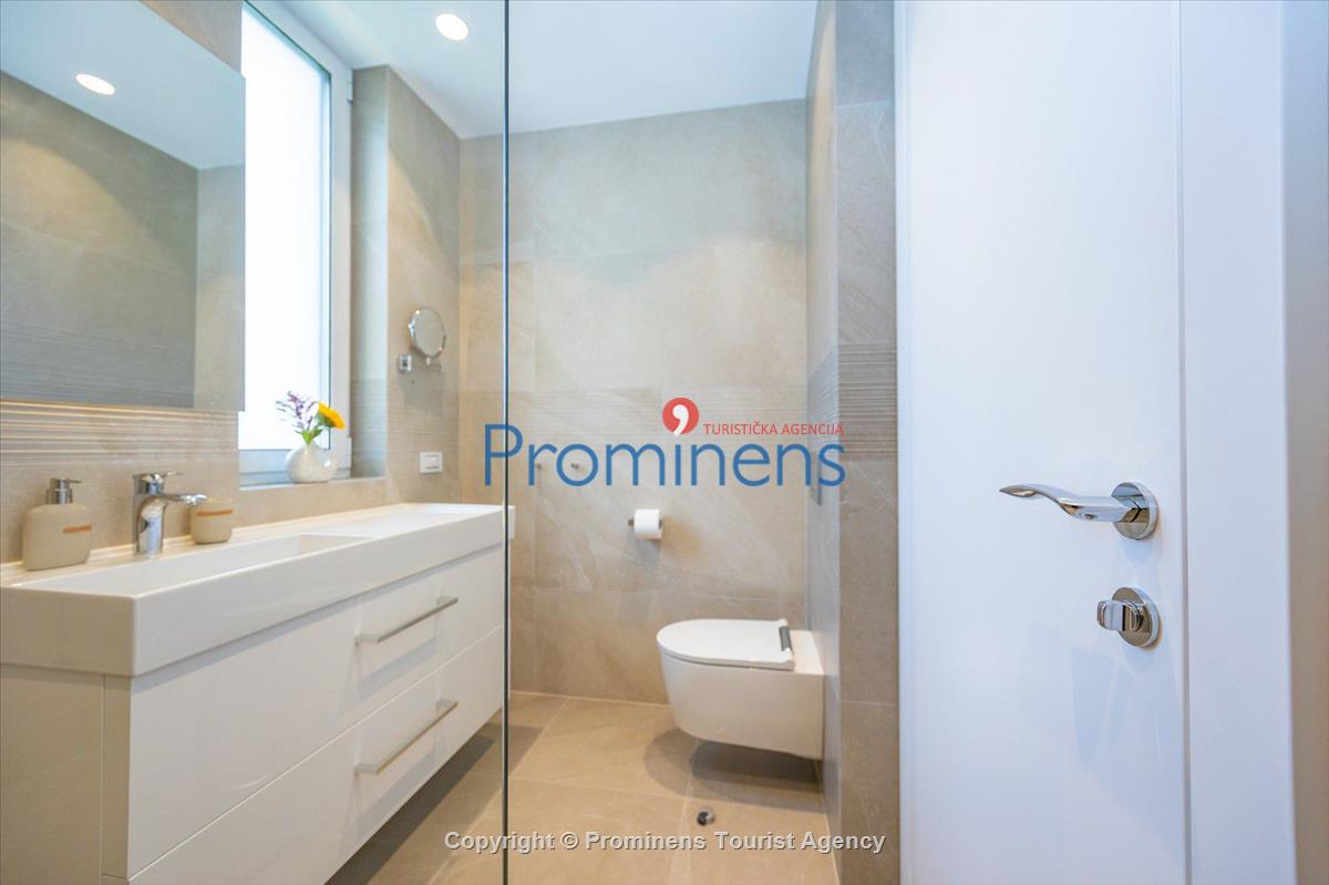 Pool apartment Maja & Petra 