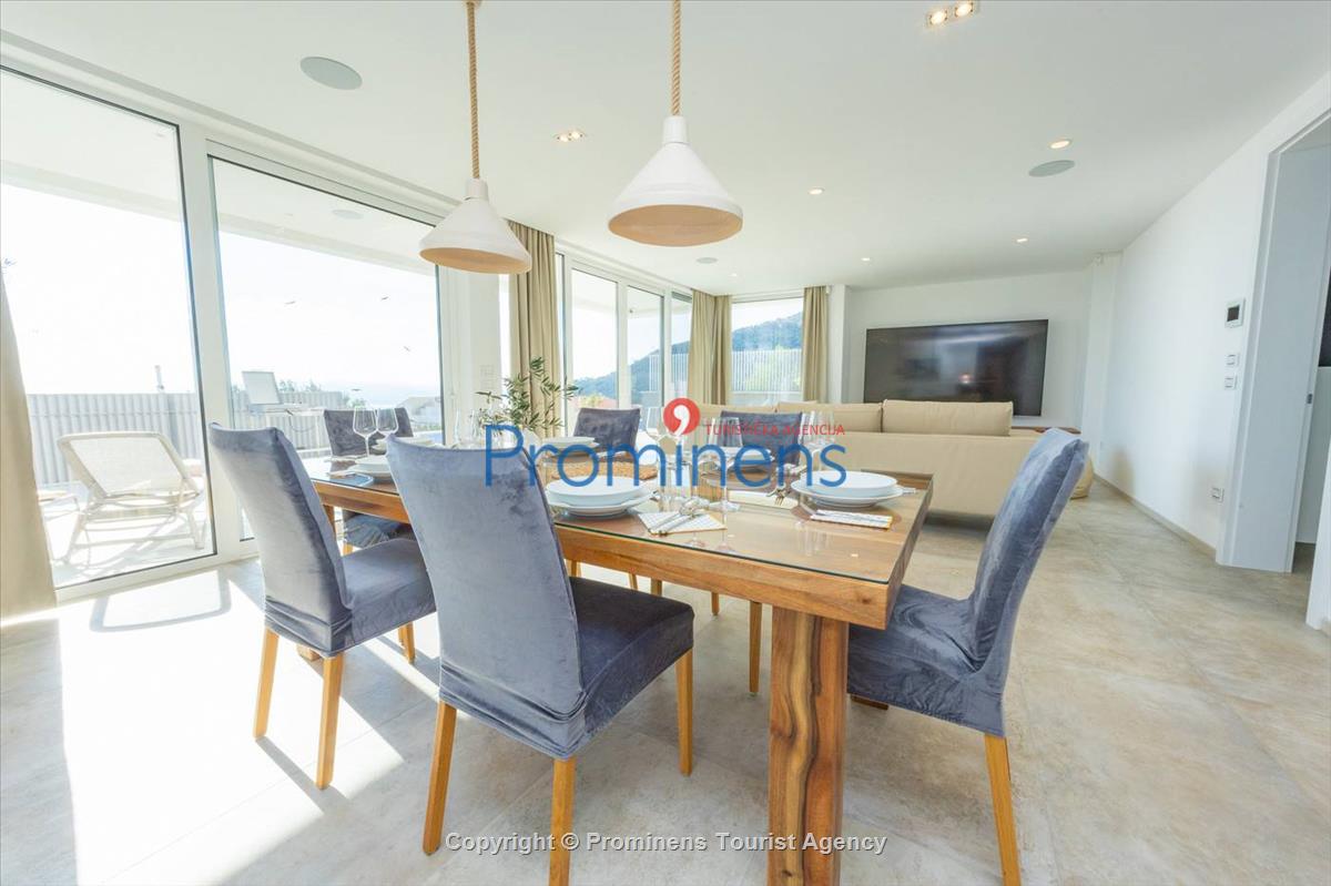 Exklusive Ferienwohnung Maja und Petra mit Pool in Makarska, 