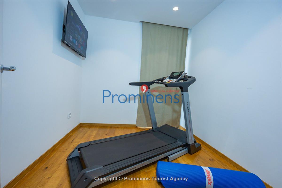 Pool apartment Maja & Petra 