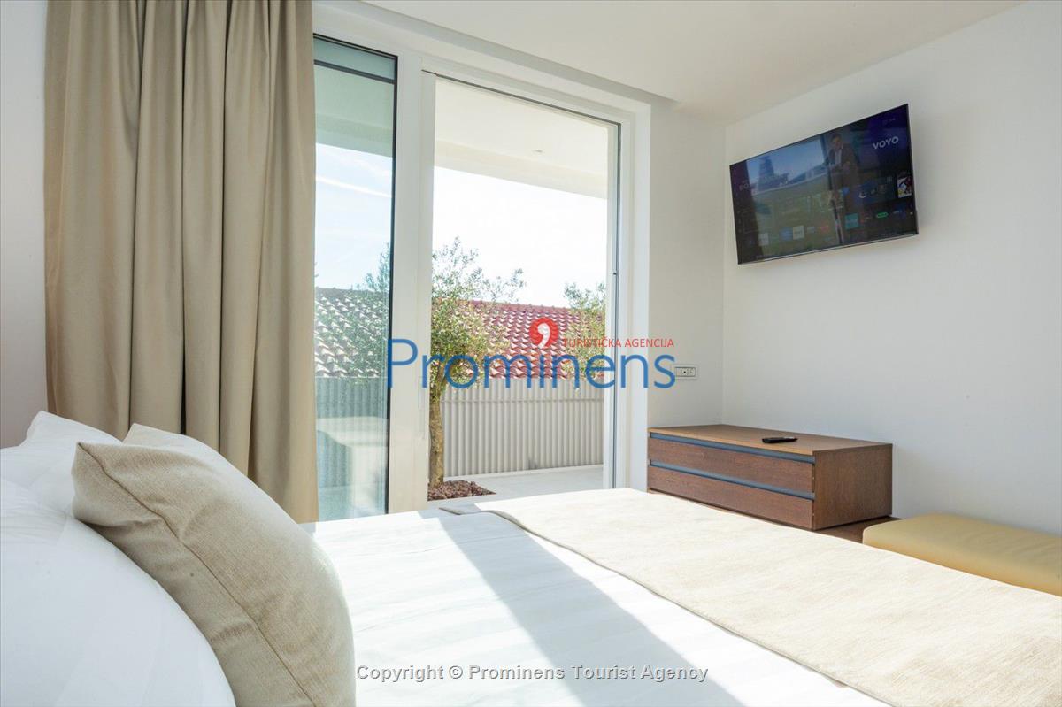 Pool apartment Maja & Petra 