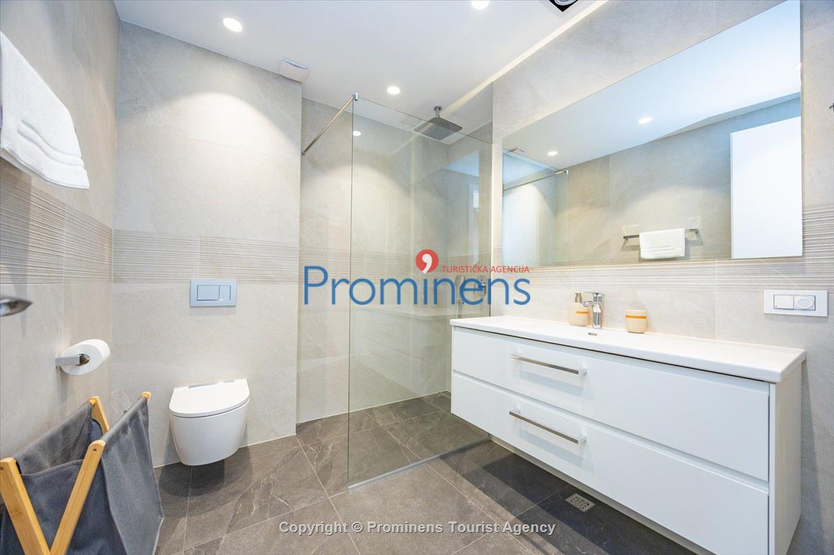 Pool apartment Maja & Petra 