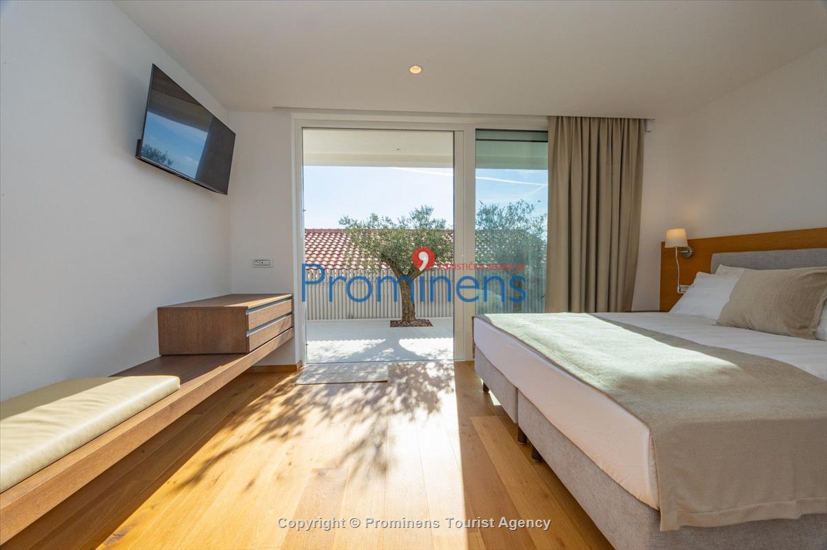 Pool apartment Maja & Petra 