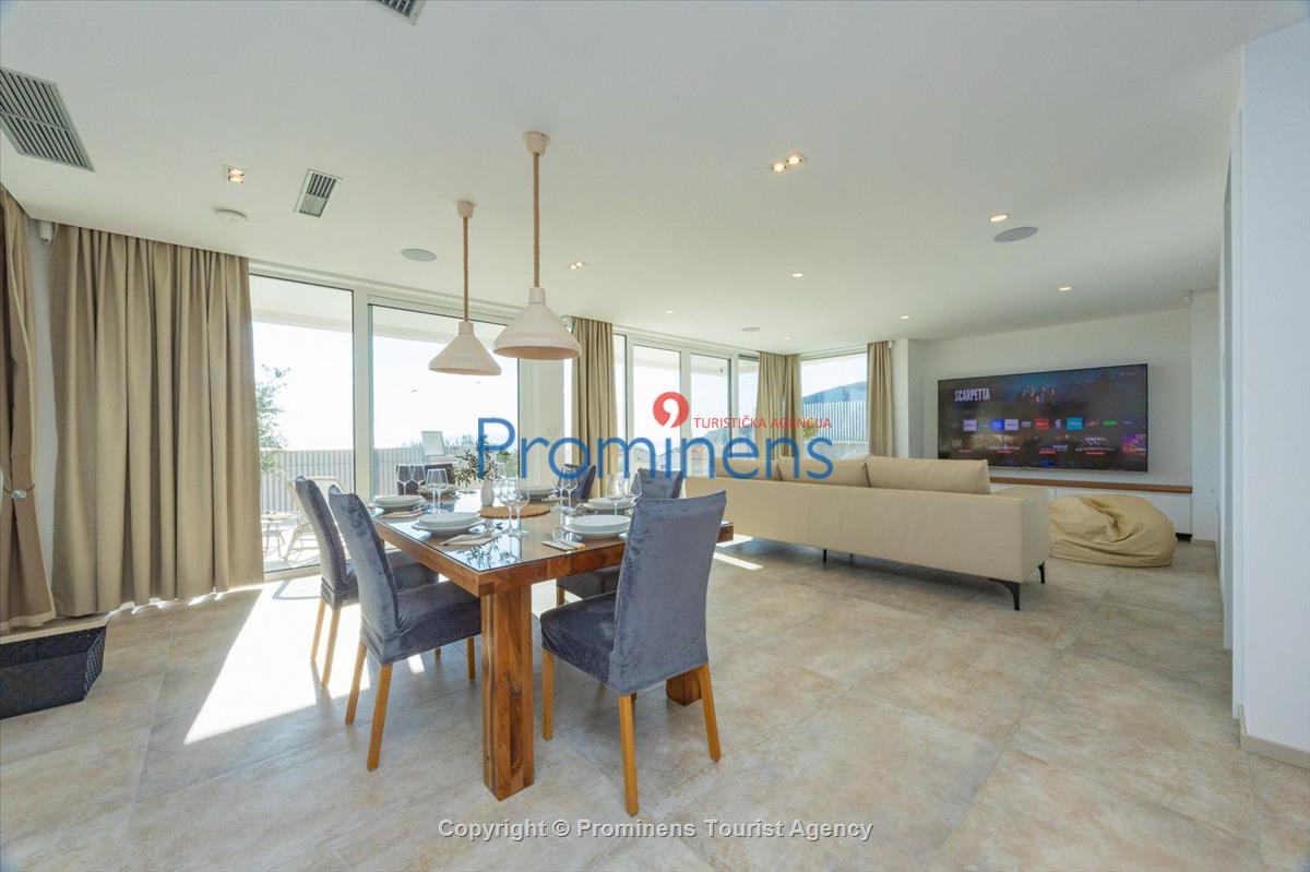 Pool apartment Maja & Petra 