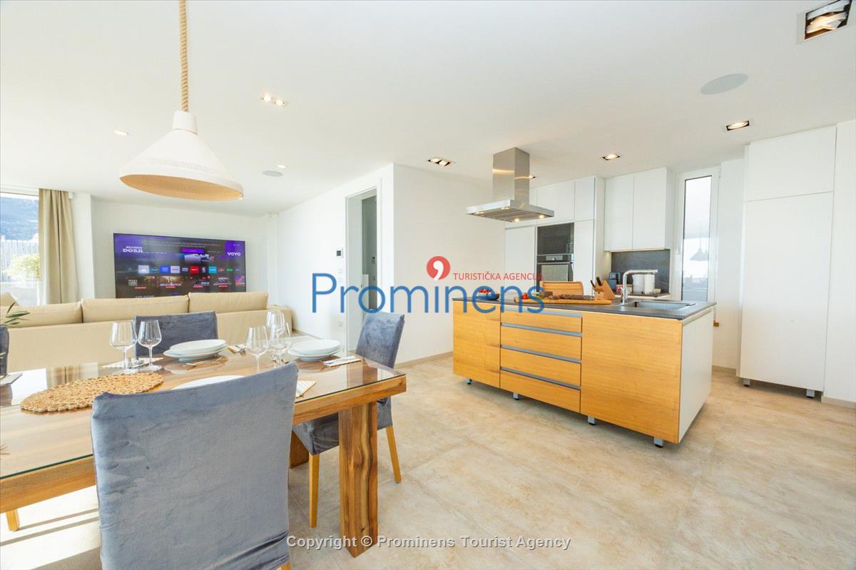 Pool apartment Maja & Petra 