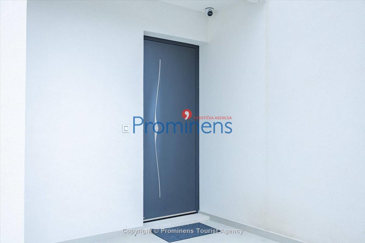 Exklusive Ferienwohnung Maja und Petra mit Pool in Makarska, 