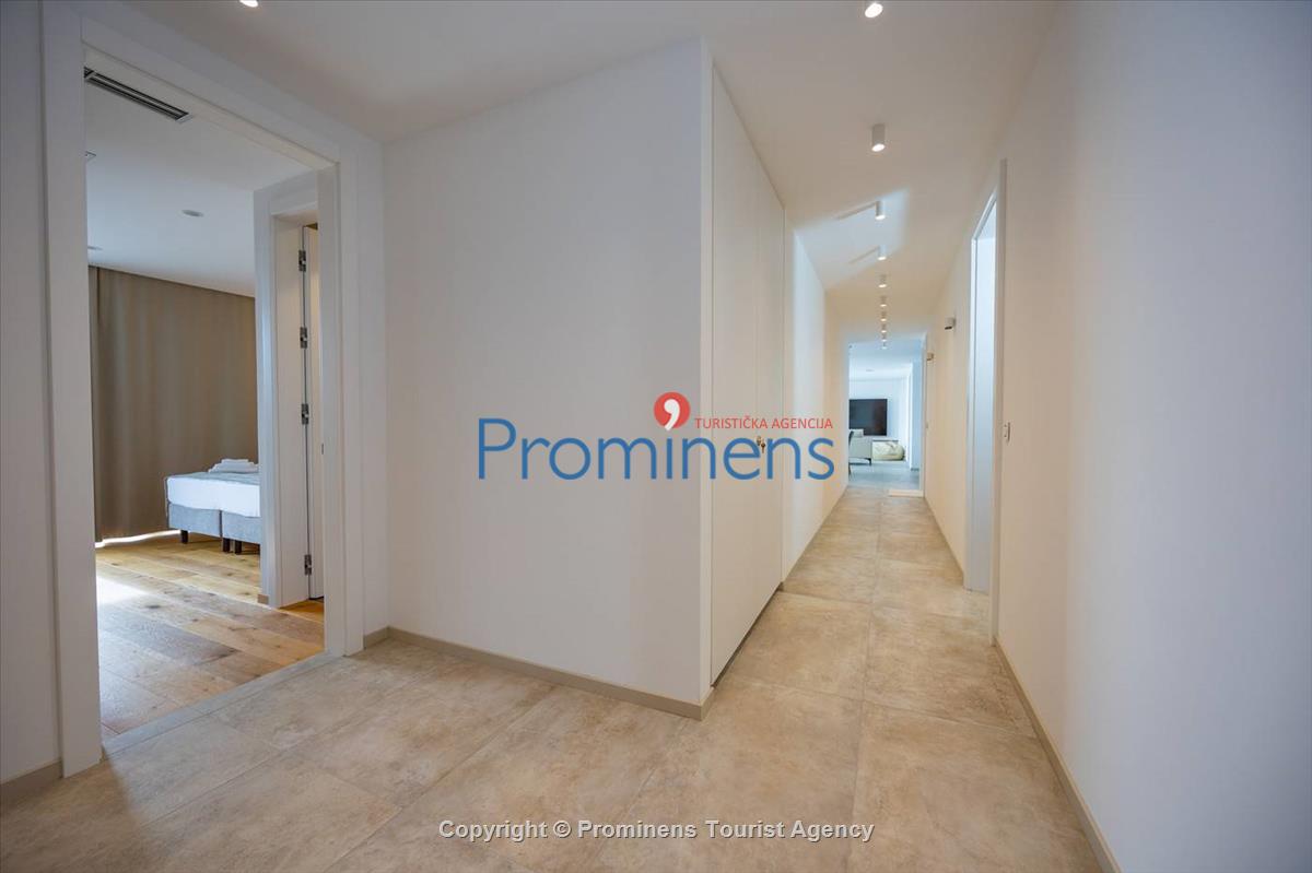 Exklusive Ferienwohnung Maja und Petra mit Pool in Makarska, 