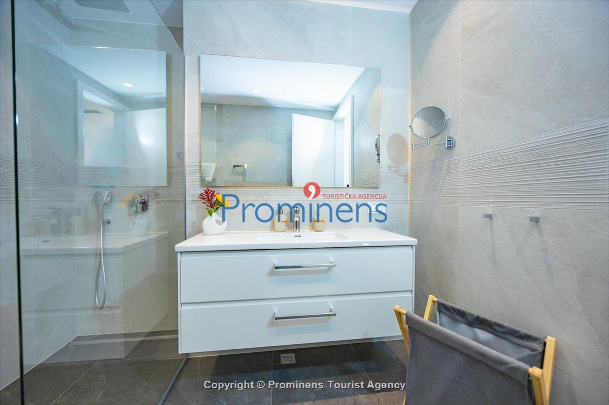 Pool apartment Maja & Petra 