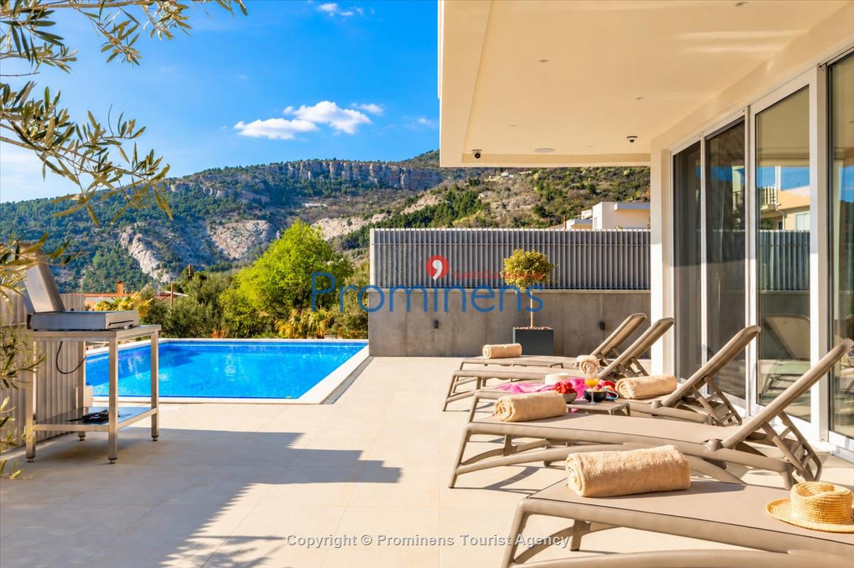 Exklusive Ferienwohnung Maja und Petra mit Pool in Makarska, 