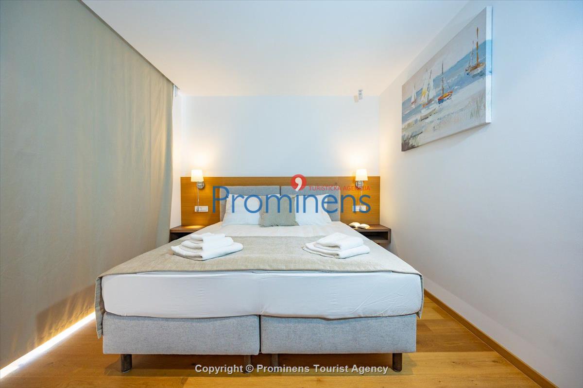 Pool apartment Maja & Petra 