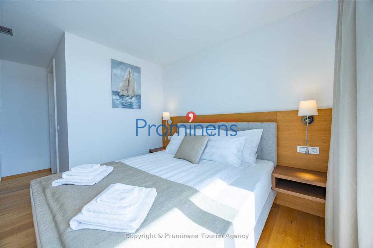 Exklusive Ferienwohnung Maja und Petra mit Pool in Makarska, 