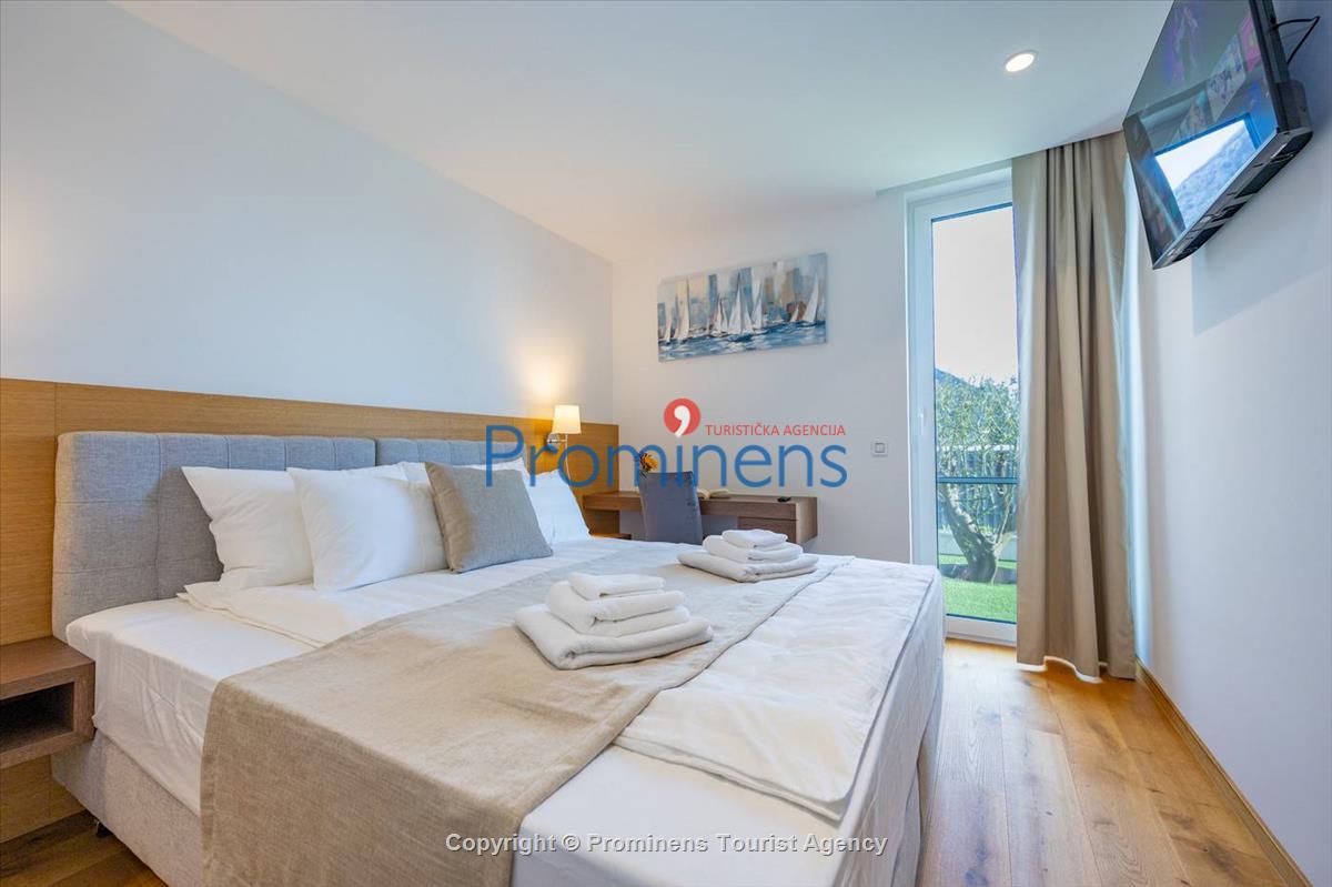 Exklusive Ferienwohnung Maja und Petra mit Pool in Makarska, 