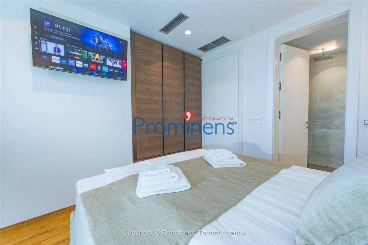 Pool apartment Maja & Petra 