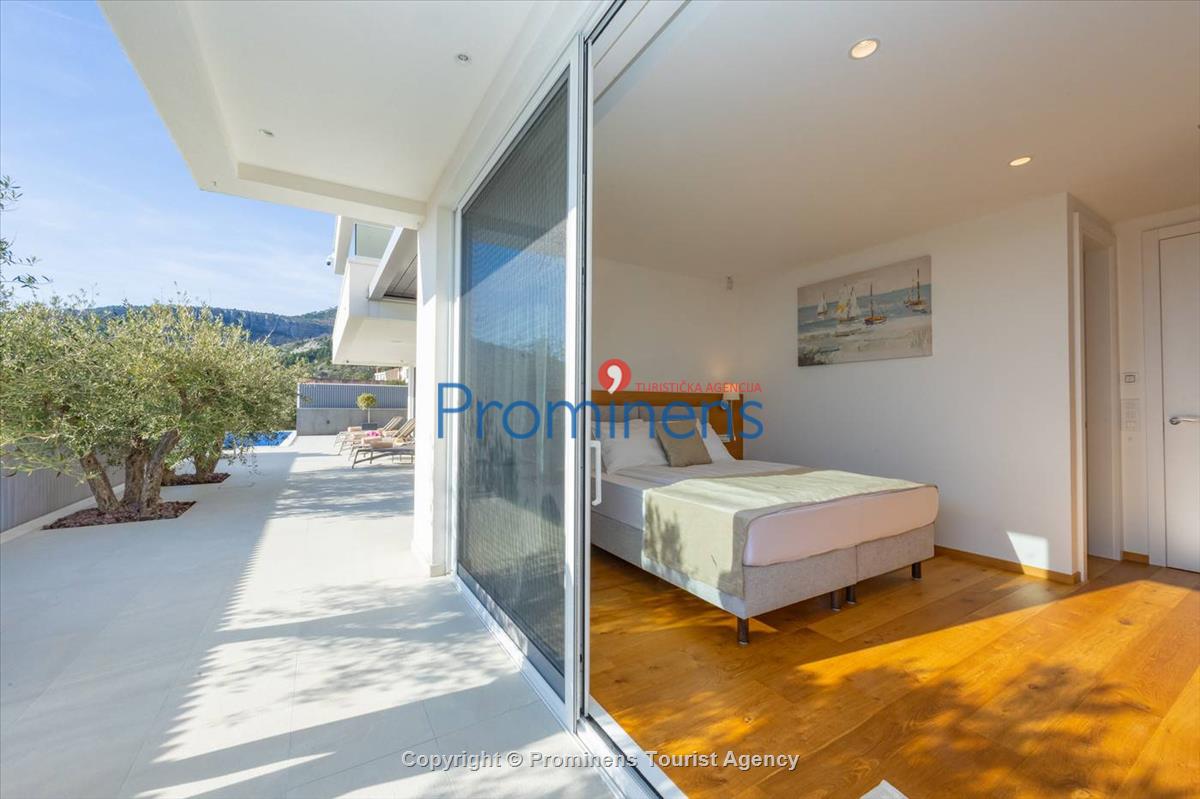 Exklusive Ferienwohnung Maja und Petra mit Pool in Makarska, 