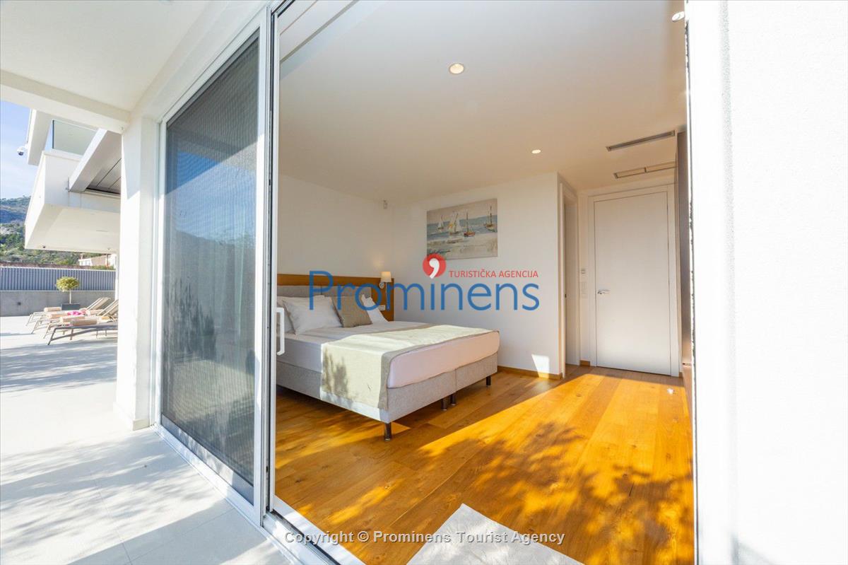 Pool apartment Maja & Petra 