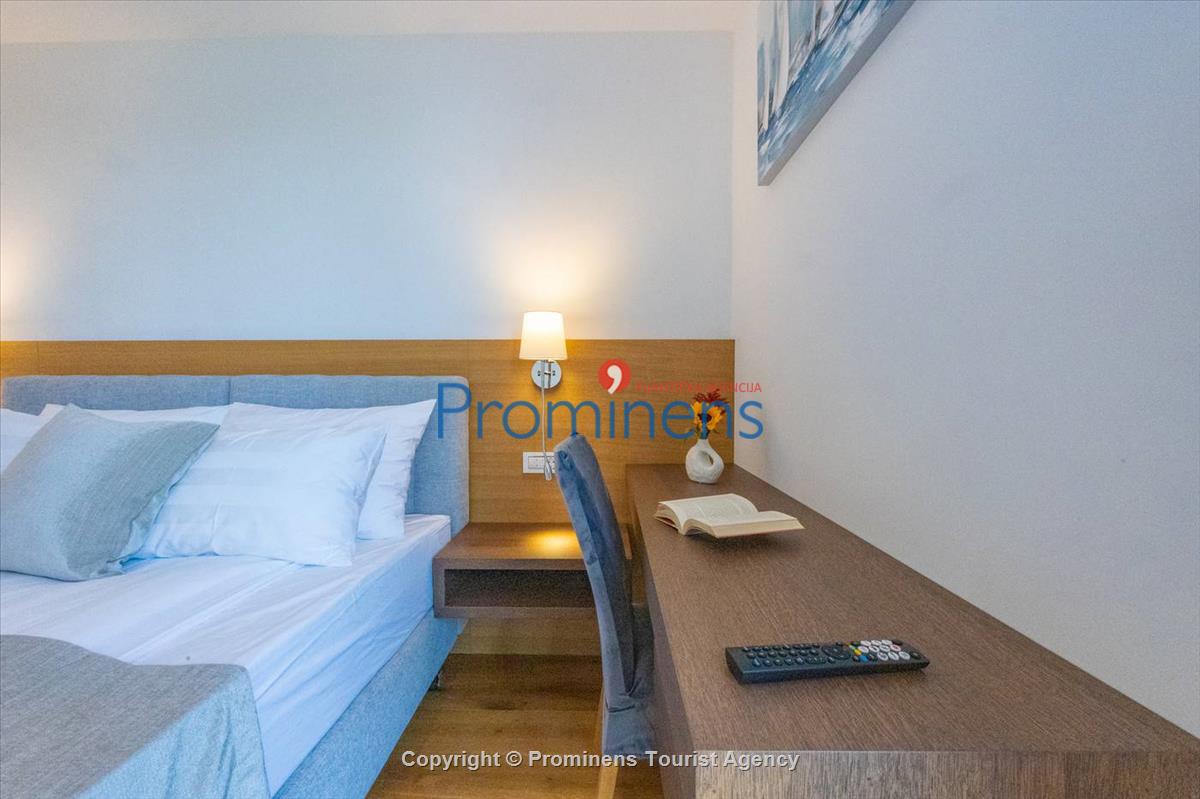 Exklusive Ferienwohnung Maja und Petra mit Pool in Makarska, 