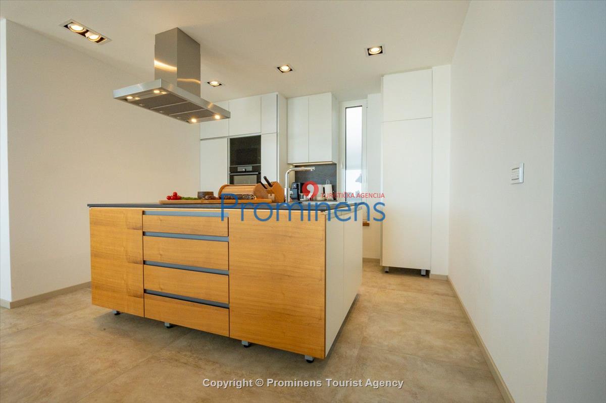 Pool apartment Maja & Petra 