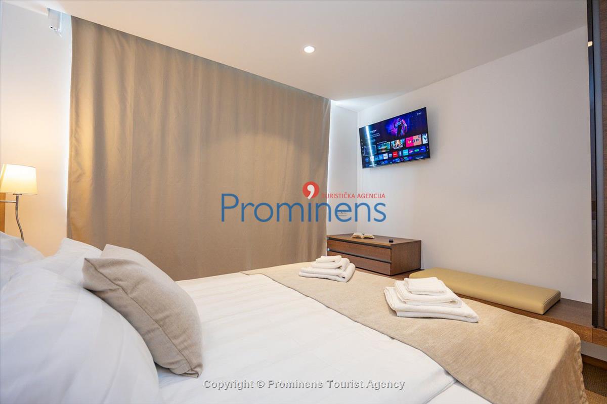 Pool apartment Maja & Petra 