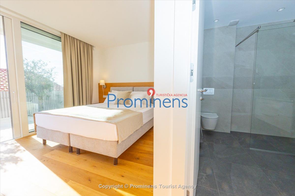 Pool apartment Maja & Petra 