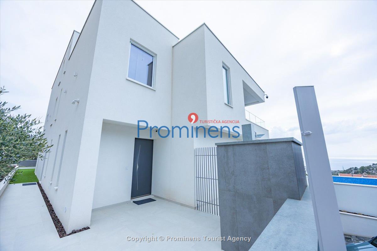 Pool apartment Maja & Petra 