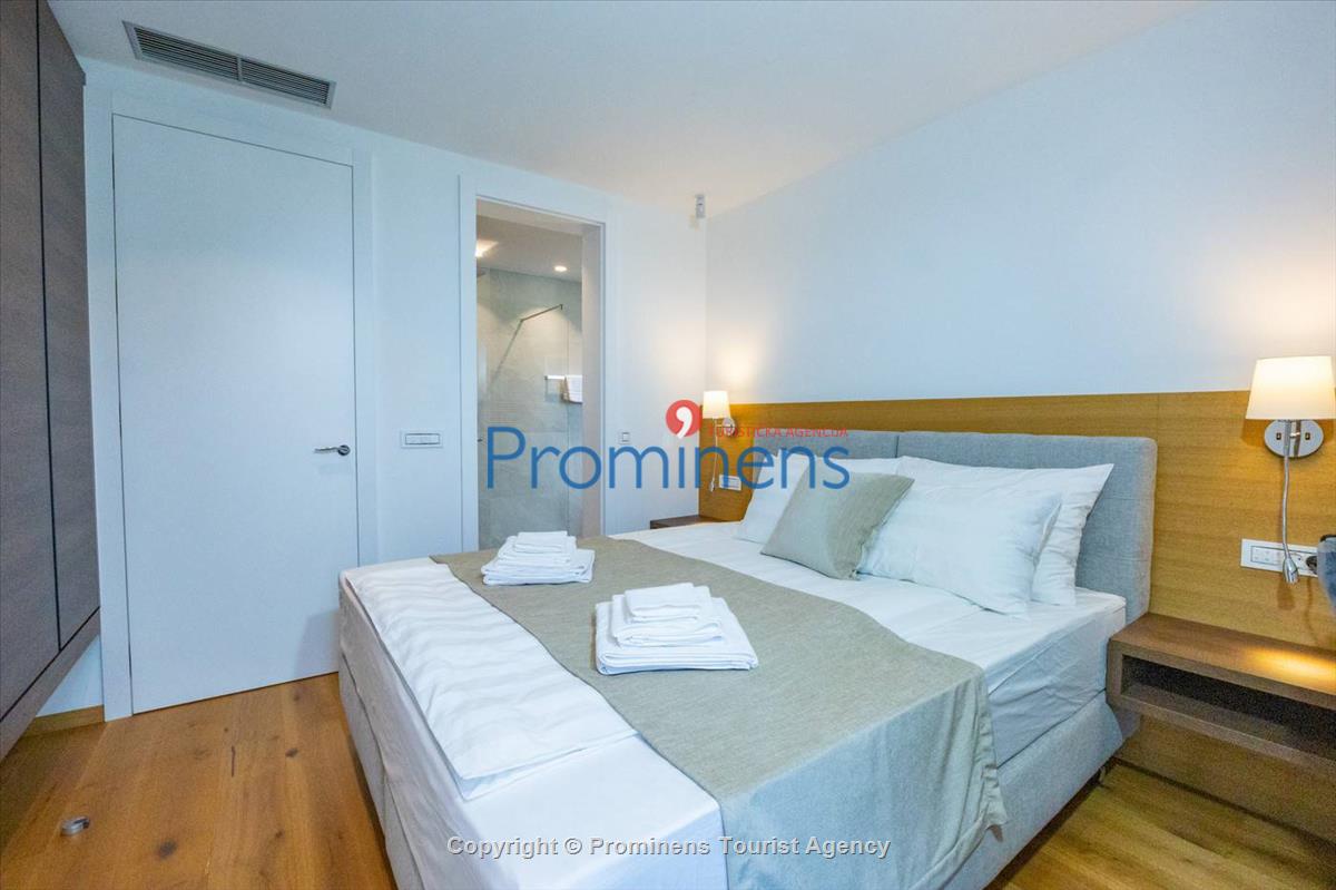 Exklusive Ferienwohnung Maja und Petra mit Pool in Makarska, 