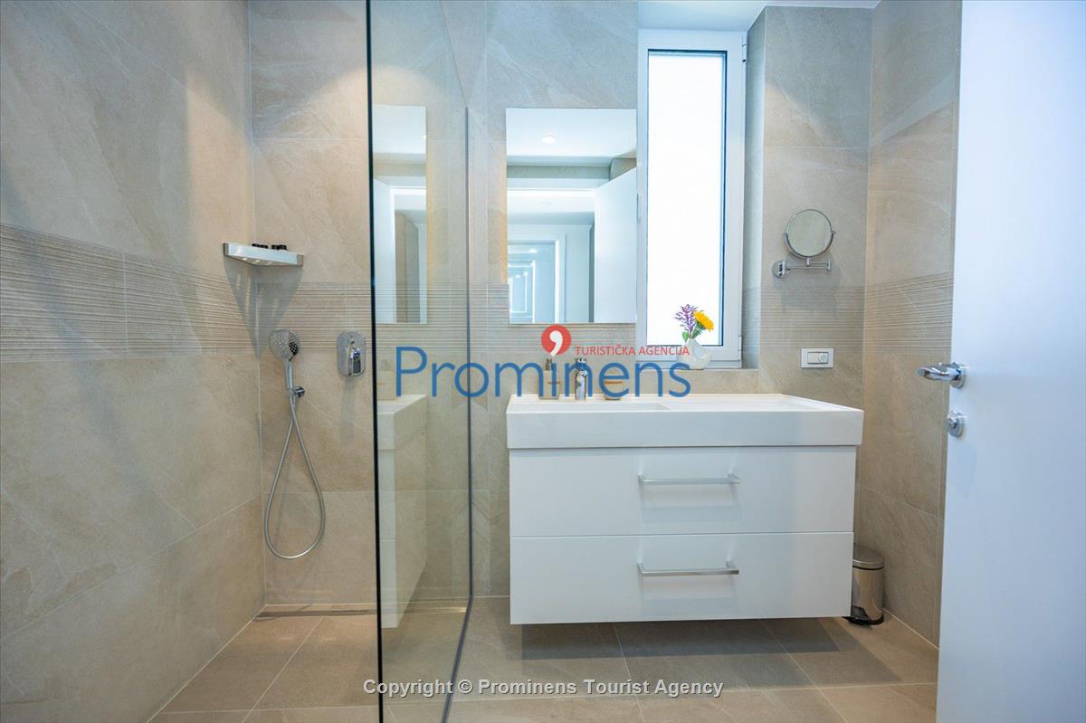 Pool apartment Maja & Petra 