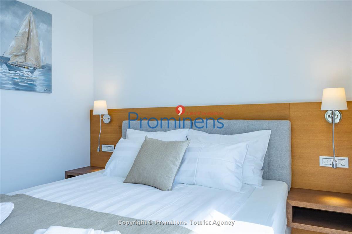 Exklusive Ferienwohnung Maja und Petra mit Pool in Makarska, 