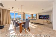 Exklusive Ferienwohnung Maja und Petra mit Pool in Makarska, 