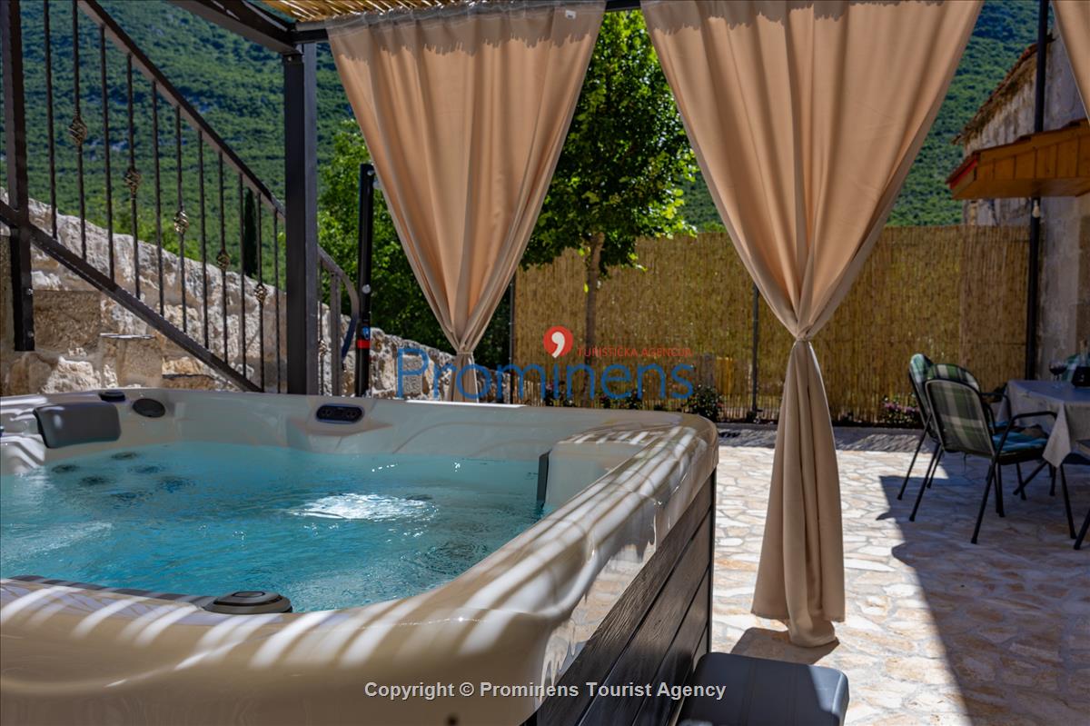 Heritage house Bašić Rašćane 