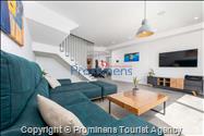 Villa Šime Brela – Pool, Sea View, Gym, Sleeps 4