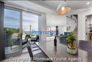 Villa Šime Brela – Pool, Sea View, Gym, Sleeps 4