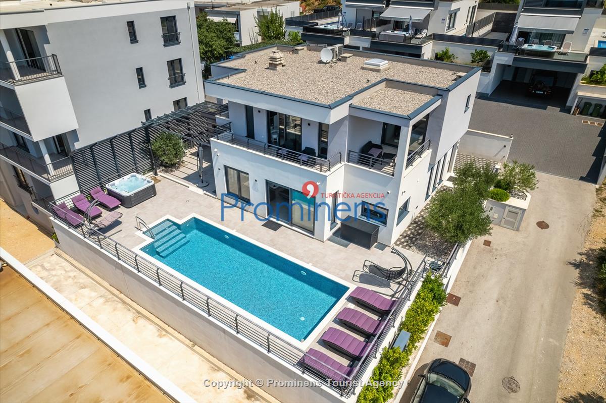 Villa Hota Makarska – grijani bazen, masažna kada, sauna, fitnes, 8 osoba