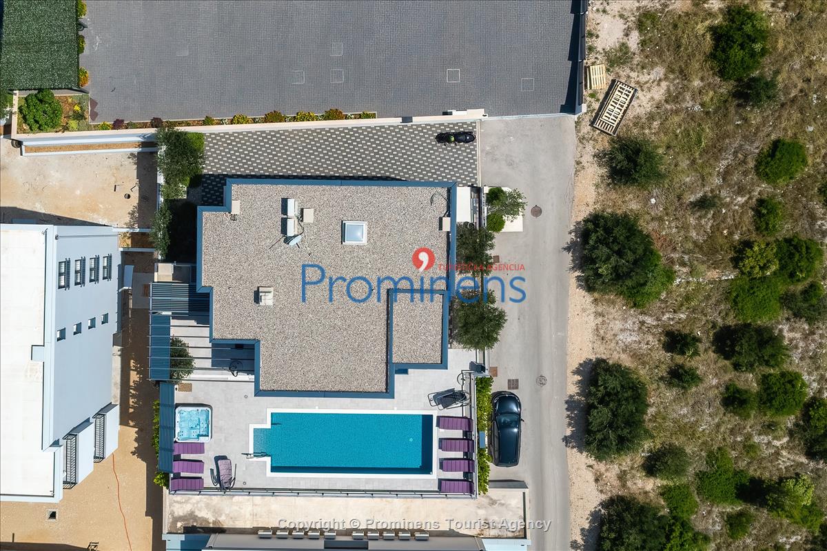 Villa Hota Makarska – grijani bazen, masažna kada, sauna, fitnes, 8 osoba