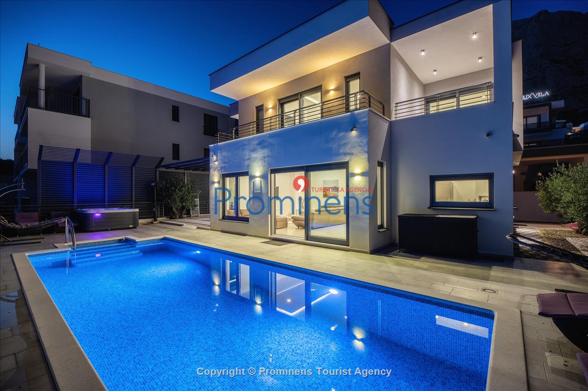 Villa Hota Makarska – grijani bazen, masažna kada, sauna, fitnes, 8 osoba