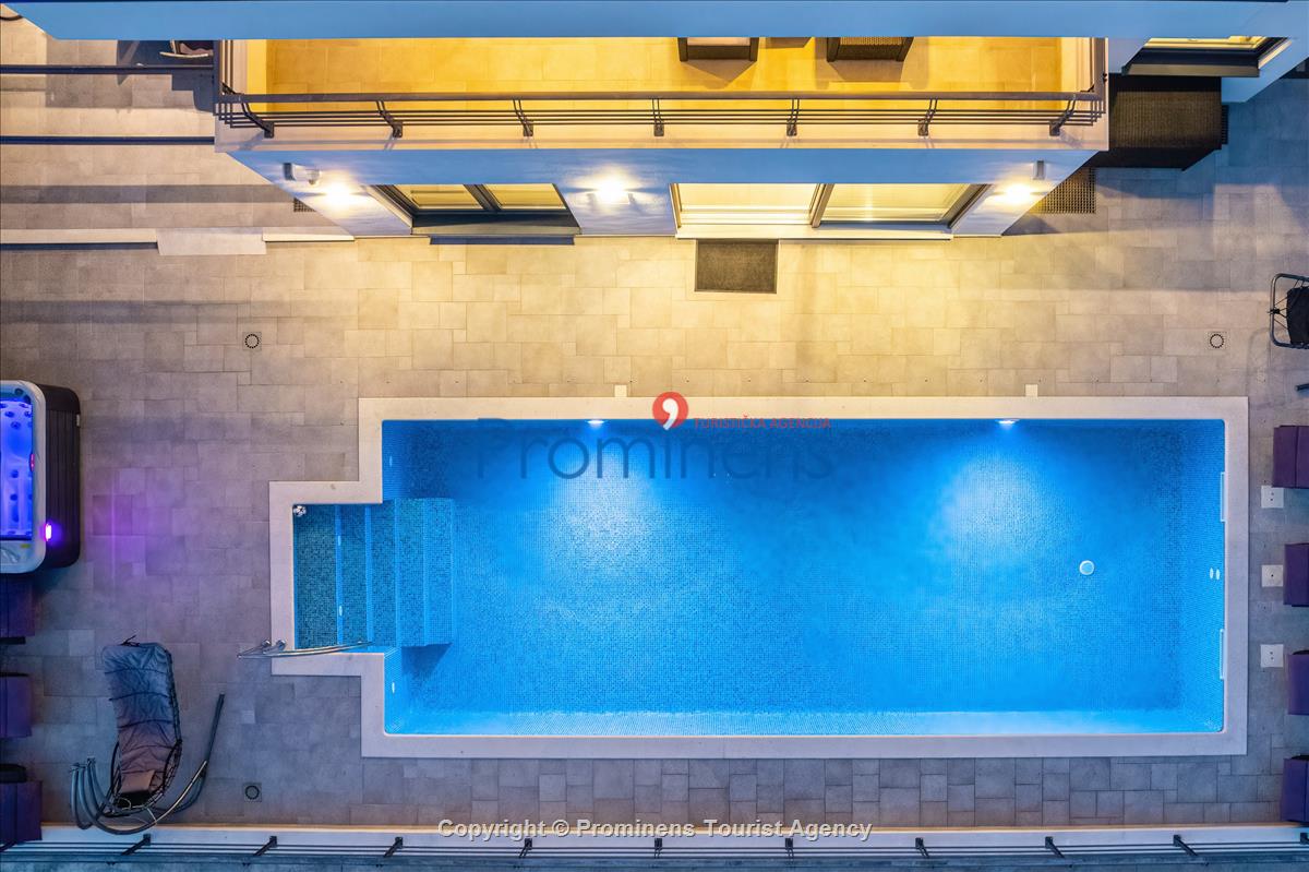 Villa Hota Makarska – grijani bazen, masažna kada, sauna, fitnes, 8 osoba