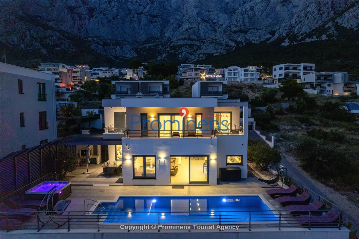Villa Hota Makarska – grijani bazen, masažna kada, sauna, fitnes, 8 osoba