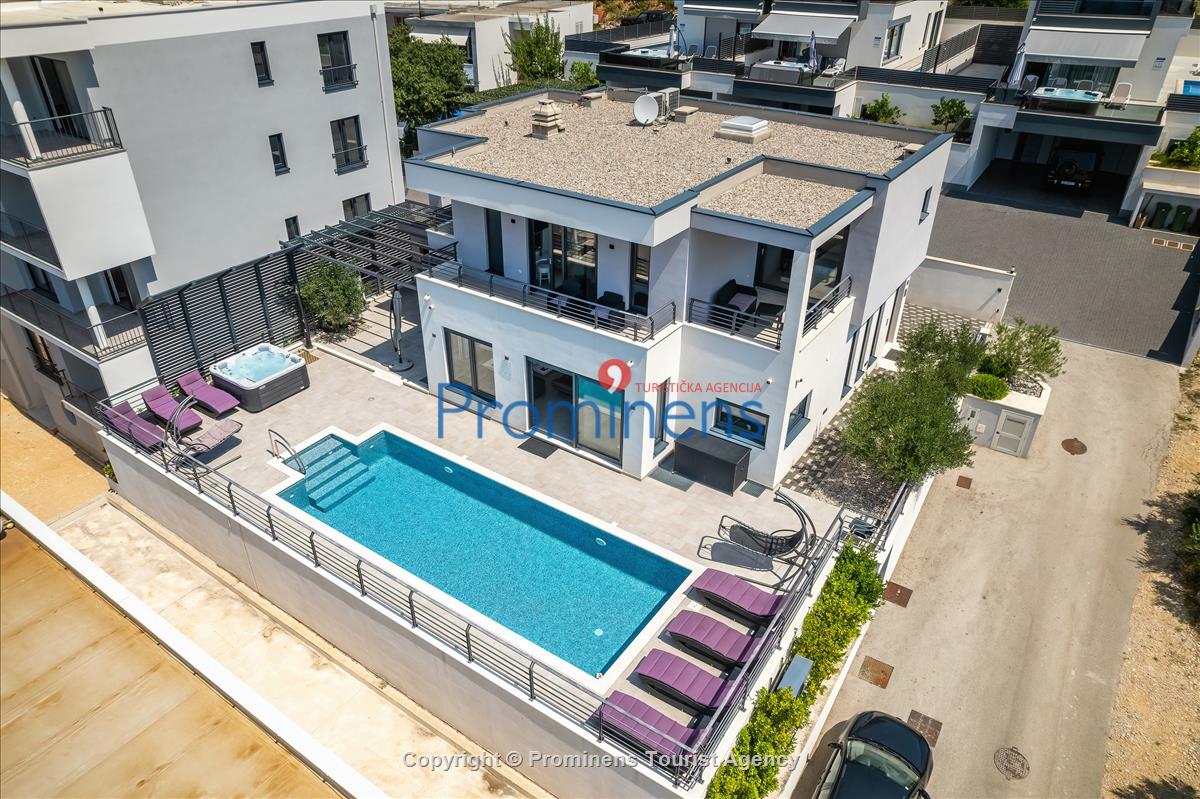 Villa Hota Makarska – grijani bazen, masažna kada, sauna, fitnes, 8 osoba