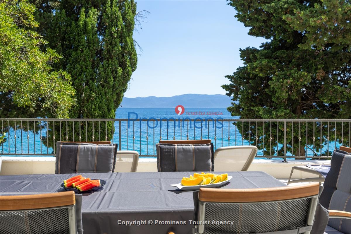 Kuća na plaži San't Antonio Podaca – 4 spavaće sobe, 2 obitelji, direktan izlaz na more, Makarska rivijera