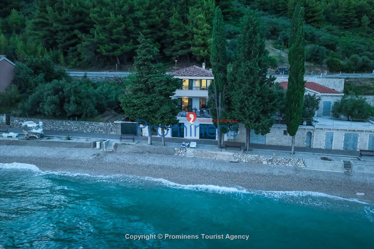 Kuća na plaži San't Antonio Podaca – 4 spavaće sobe, 2 obitelji, direktan izlaz na more, Makarska rivijera