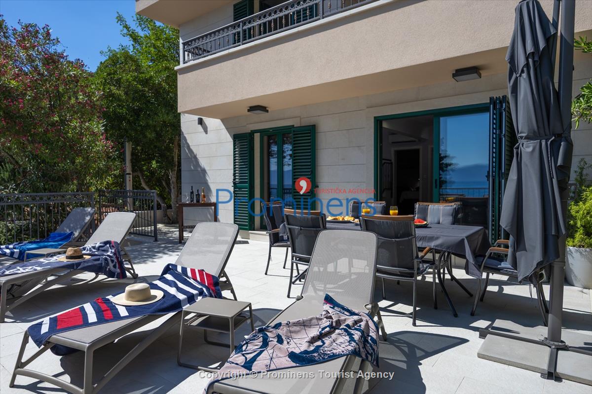 Kuća na plaži San't Antonio Podaca – 4 spavaće sobe, 2 obitelji, direktan izlaz na more, Makarska rivijera