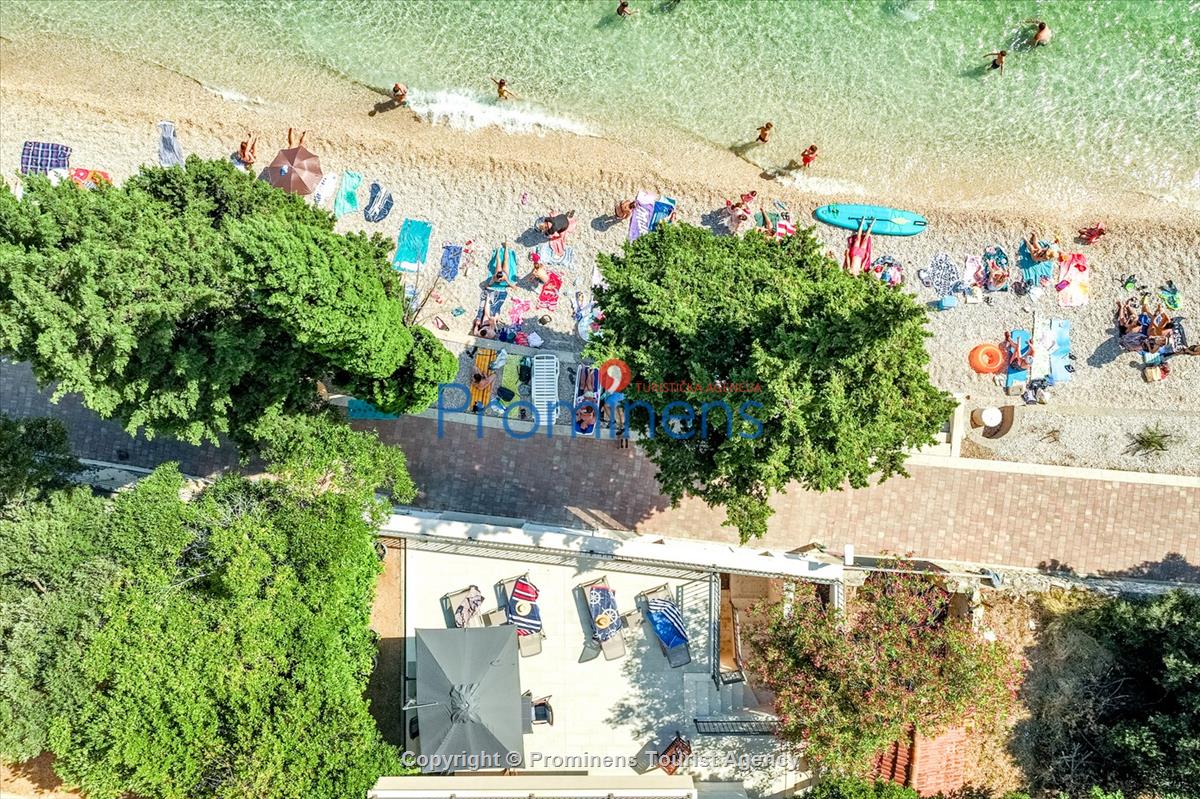 Kuća na plaži San't Antonio Podaca – 4 spavaće sobe, 2 obitelji, direktan izlaz na more, Makarska rivijera