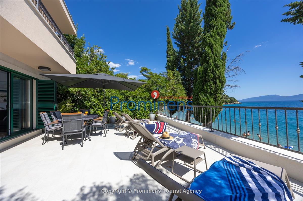 Kuća na plaži San't Antonio Podaca – 4 spavaće sobe, 2 obitelji, direktan izlaz na more, Makarska rivijera