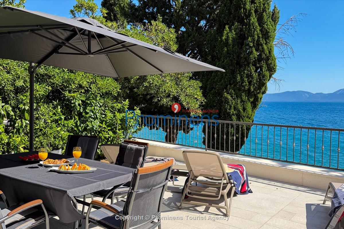 Kuća na plaži San't Antonio Podaca – 4 spavaće sobe, 2 obitelji, direktan izlaz na more, Makarska rivijera